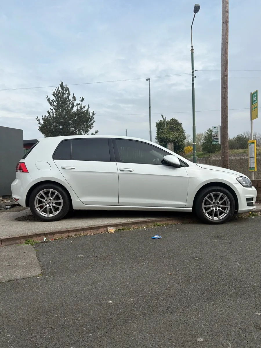 2015 VW GOLF automatic - Image 1