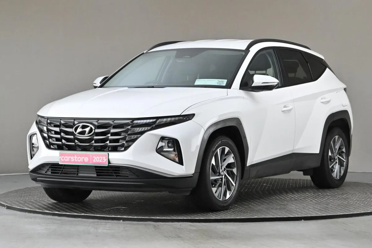 Hyundai Tucson 1.6 Executive Diesel 6spd  full Le - Image 3