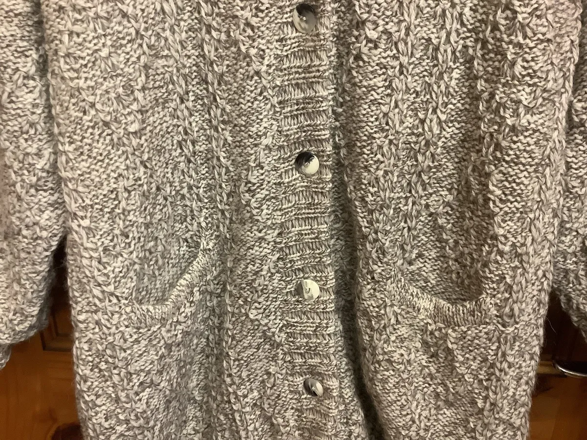 Cardigan 100% wool fits size 18/20 - Image 3