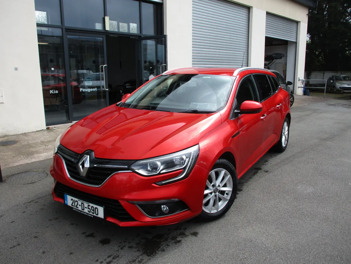 Renault Megane 1.5DCI PLAY ESTATE 2021 - Image 1
