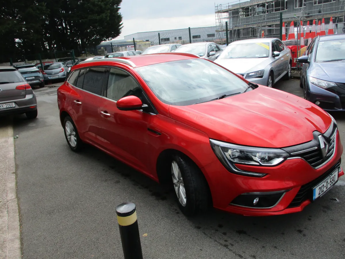 Renault Megane 1.5DCI PLAY ESTATE 2021 - Image 3