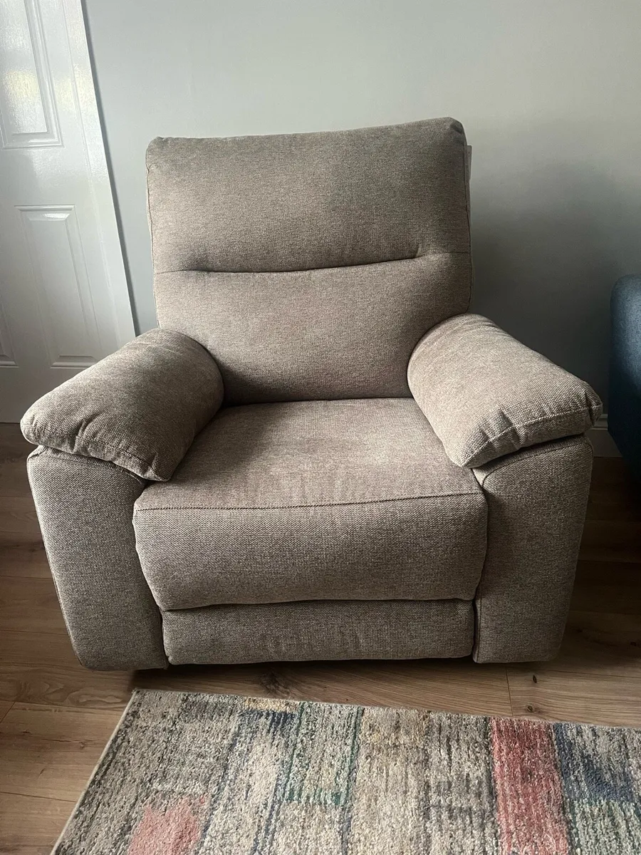Annalee Swivel Recliner Armchair - Image 1
