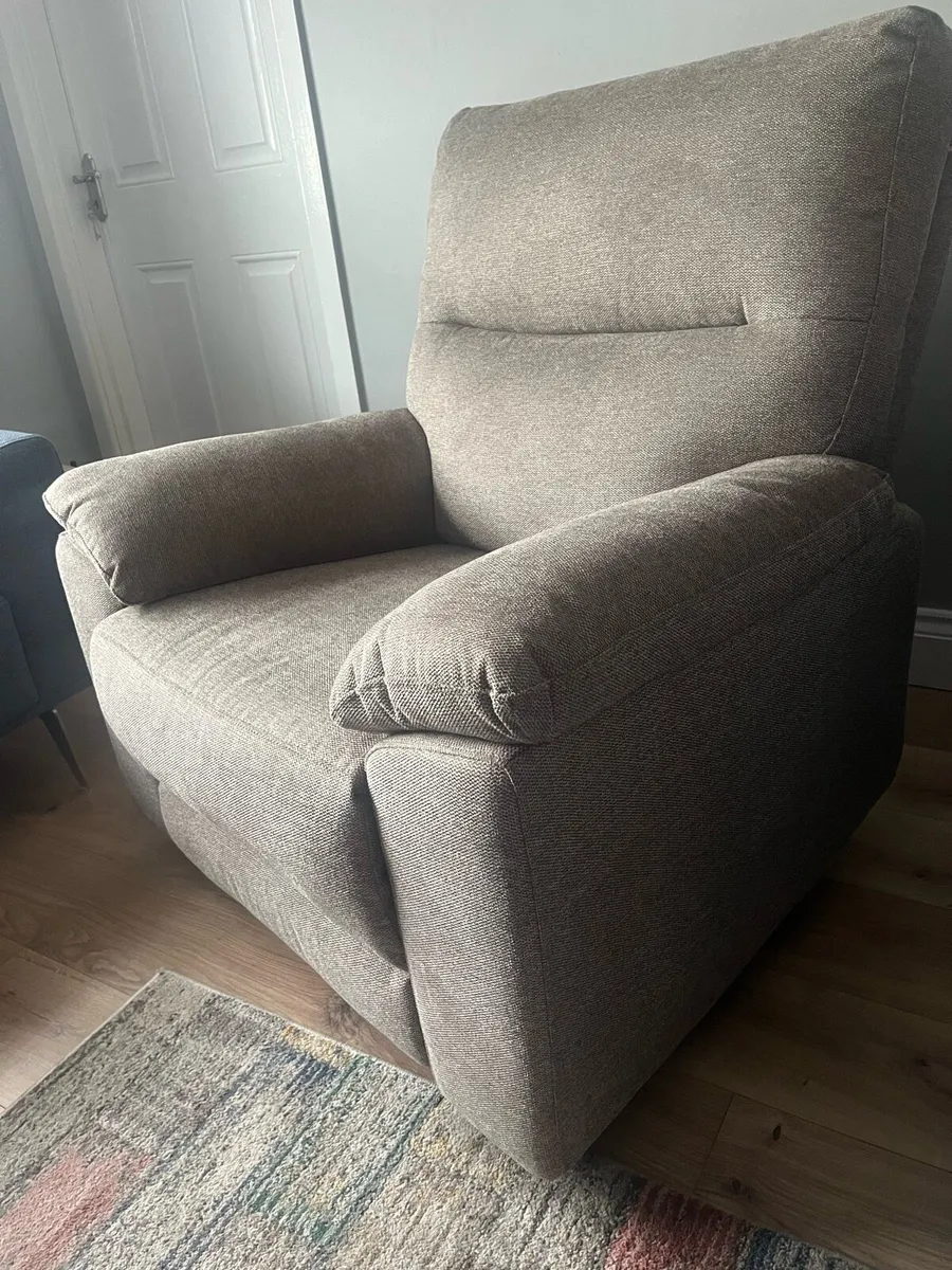 Annalee Swivel Recliner Armchair - Image 3