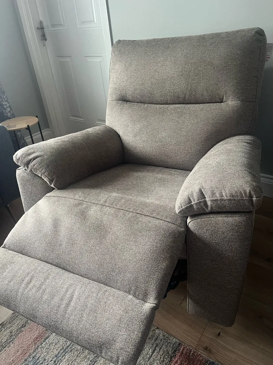 Annalee Swivel Recliner Armchair - Image 4