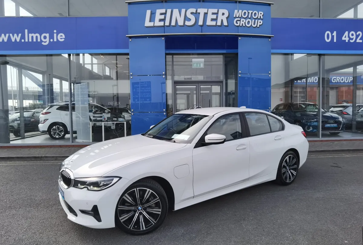 BMW 3 SERIES 330E SE PRO **UPGRADED ALLOYS** - Image 1