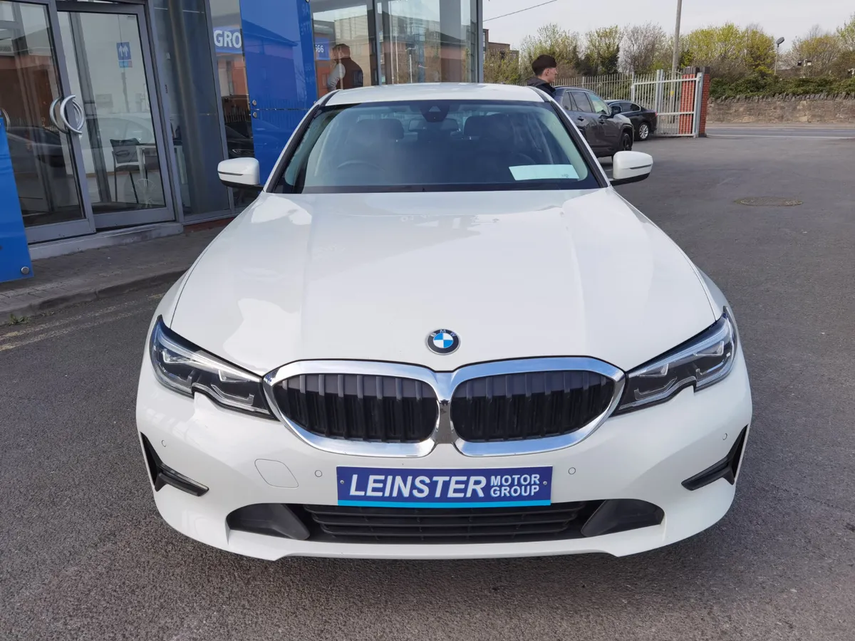 BMW 3 SERIES 330E SE PRO **UPGRADED ALLOYS** - Image 3