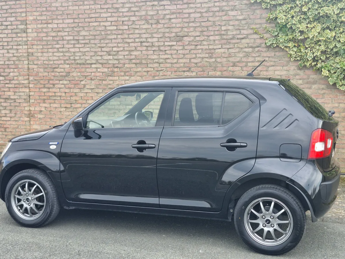 Suzuki Ignis HYBRID FINANCE AVAILABLE - Image 2