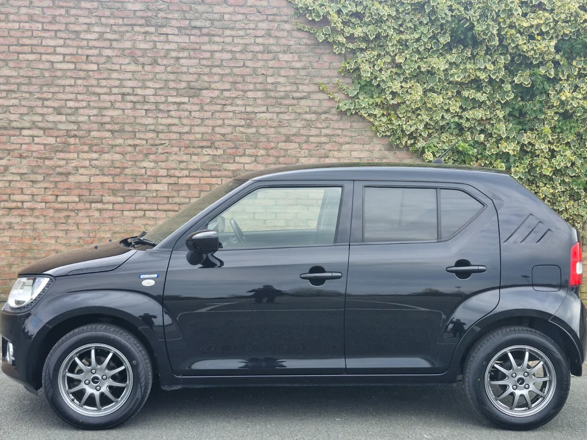 Suzuki Ignis HYBRID FINANCE AVAILABLE - Image 3