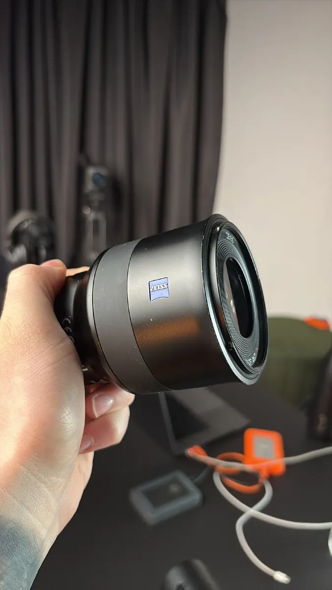 Zeiss Batis 40mm F2.0 CF E-Mount - Image 1