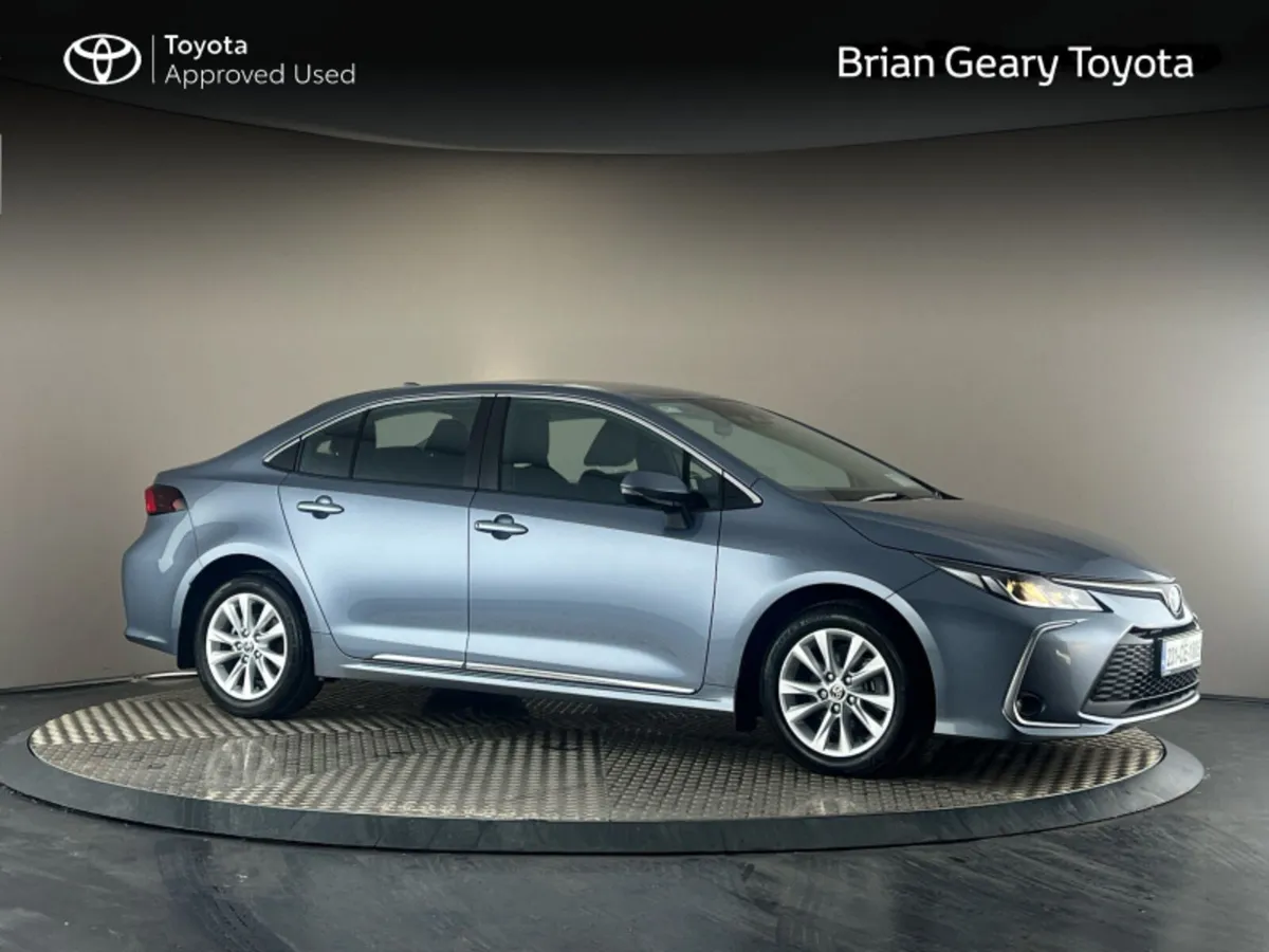 Toyota Corolla HYBRID LUNA SALOON - Image 1