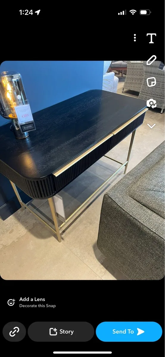 Desk/vanity table - Image 1