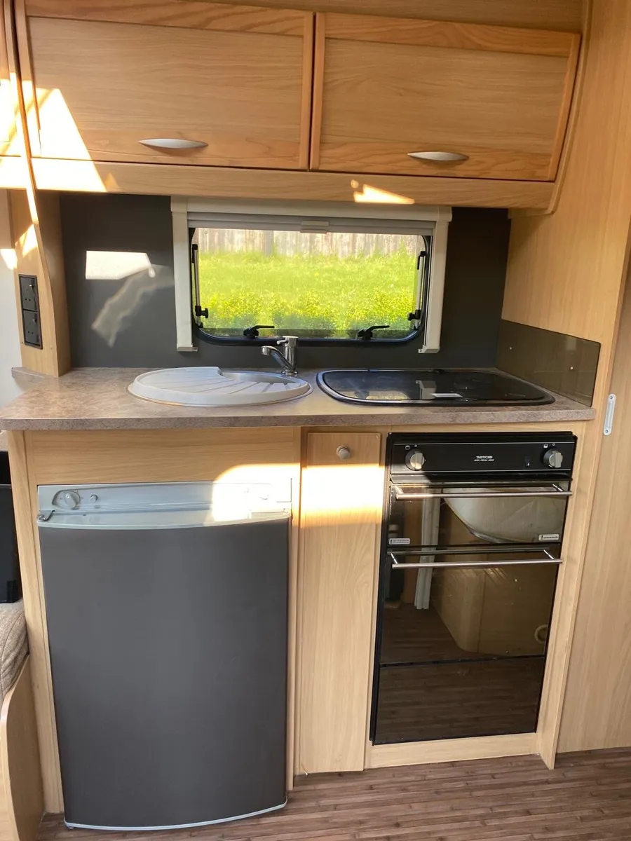 Caravan - Image 4