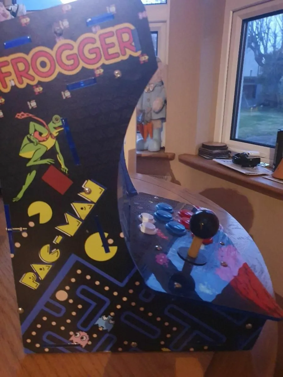 Arcade Machine - Image 1