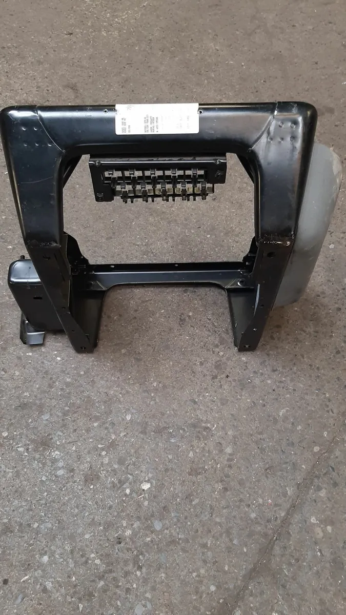 VW  T5  T6 single seat base - Image 3