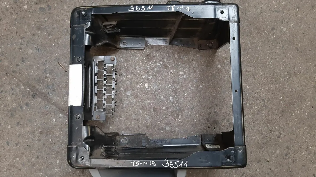 VW  T5  T6 single seat base - Image 4