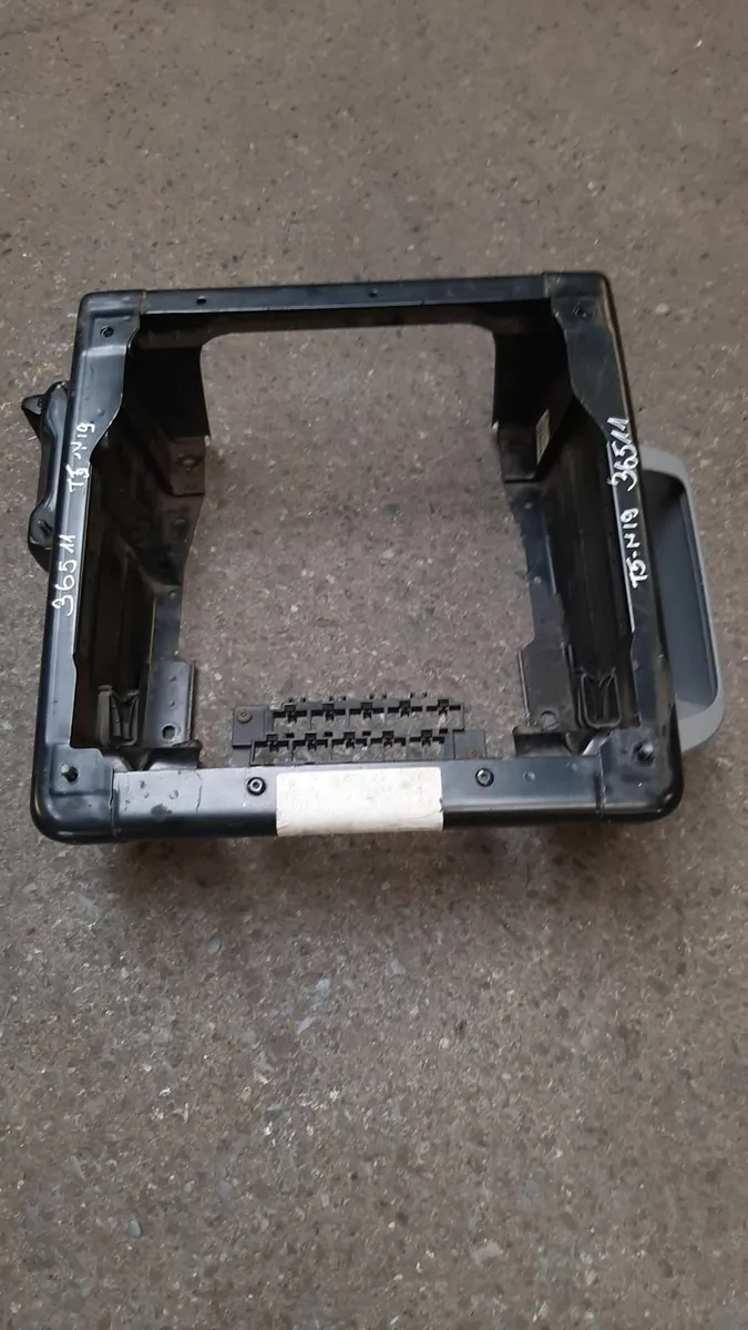 VW  T5  T6 single seat base - Image 2