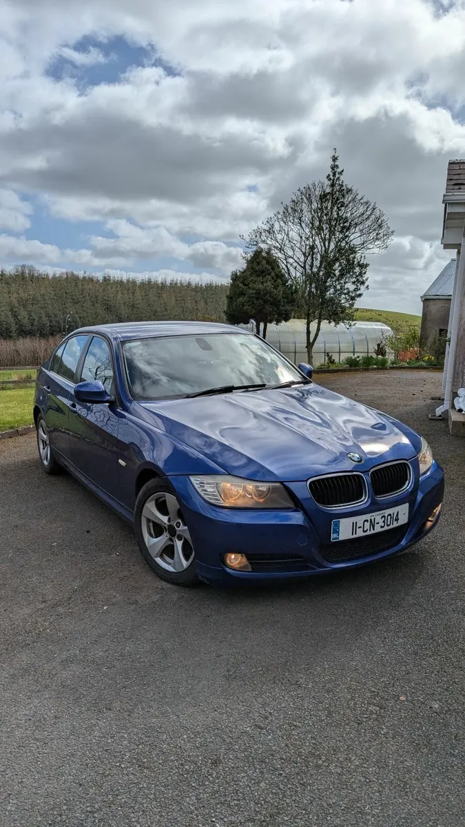 BMW 3-Series 2011 - Image 1