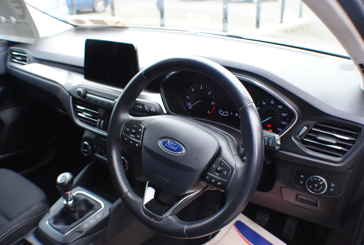 Ford Focus 2018 1.5 TDCI TITANIUM 5DR - Image 3