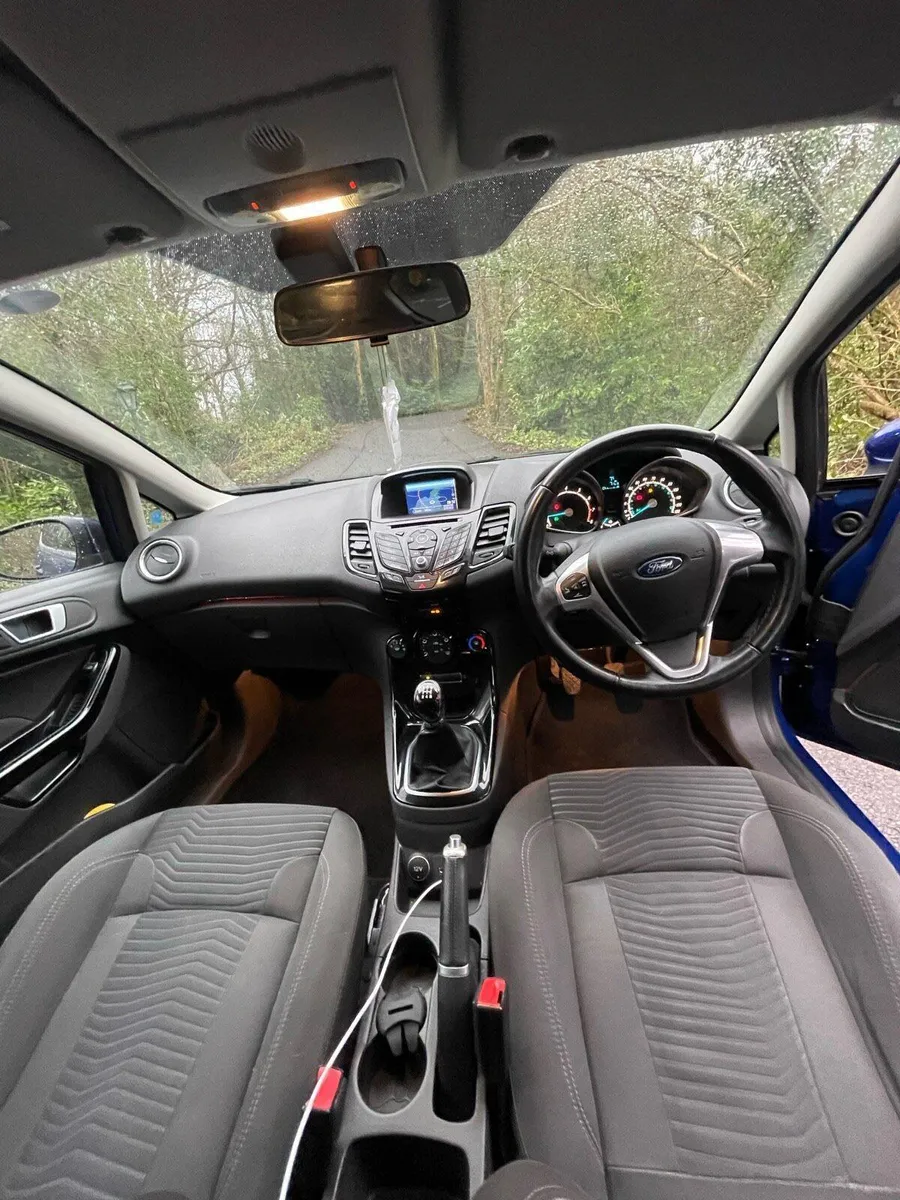 Ford fiesta - Image 2