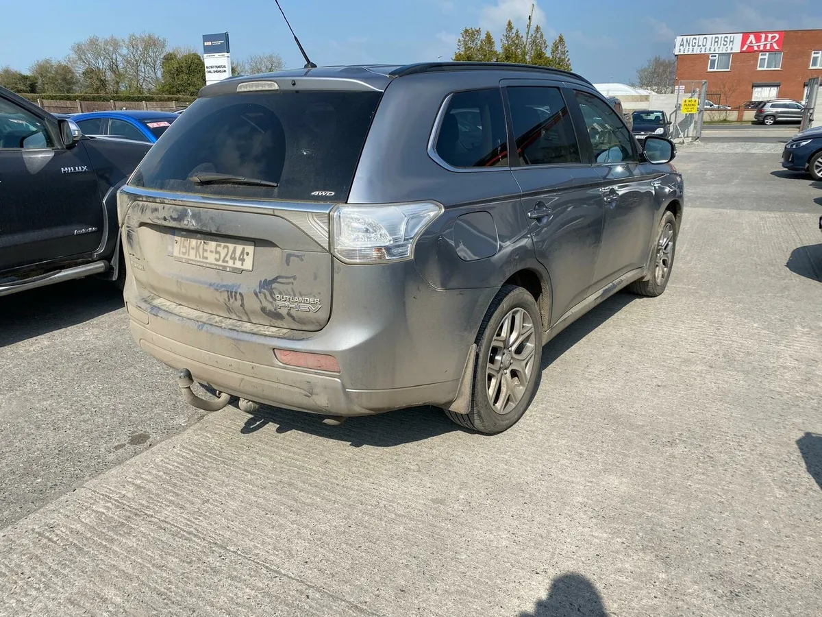 Mitsubishi outlander 2015  light damage €4,950 - Image 2
