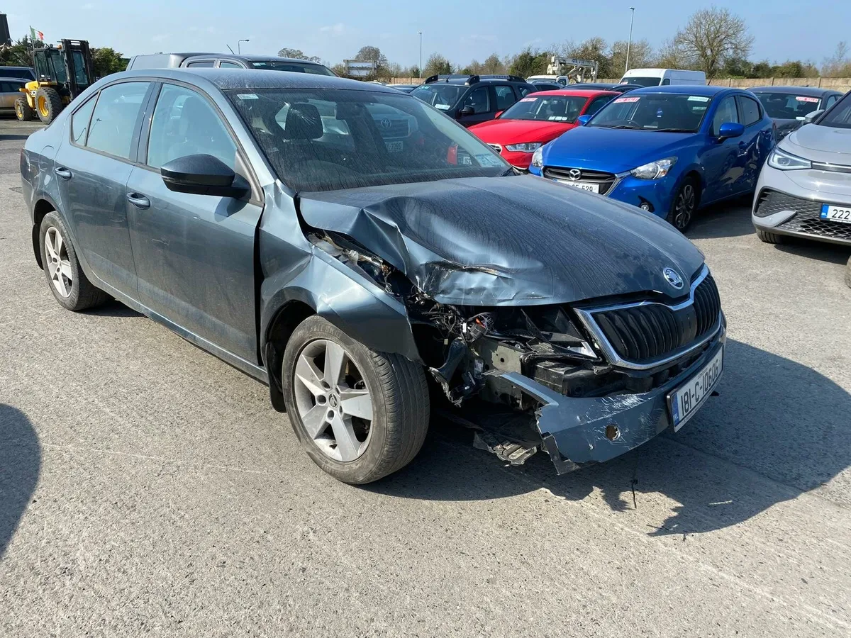 Skoda octavia 1.2 Tfsi Automatic 2018 inc parts - Image 1