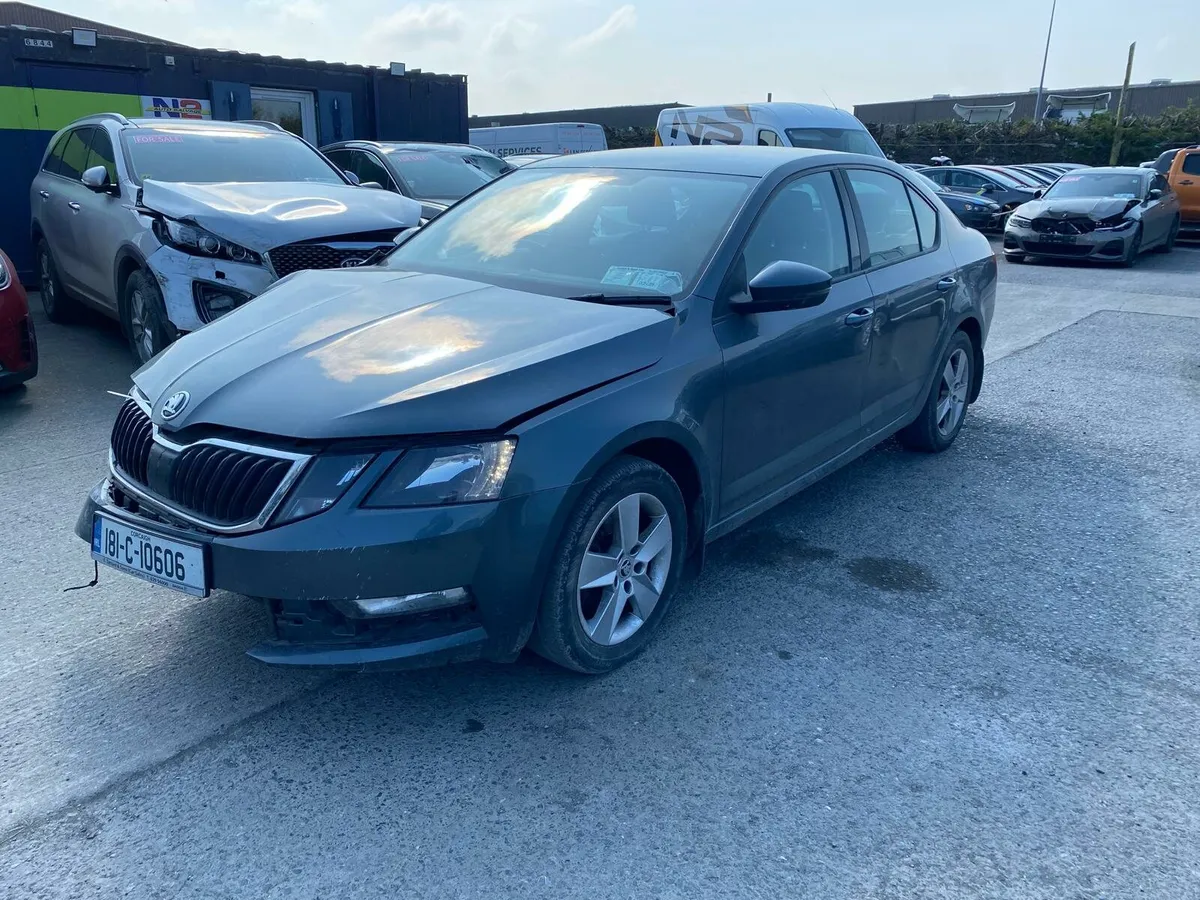 Skoda octavia 1.2 Tfsi Automatic 2018 inc parts - Image 2