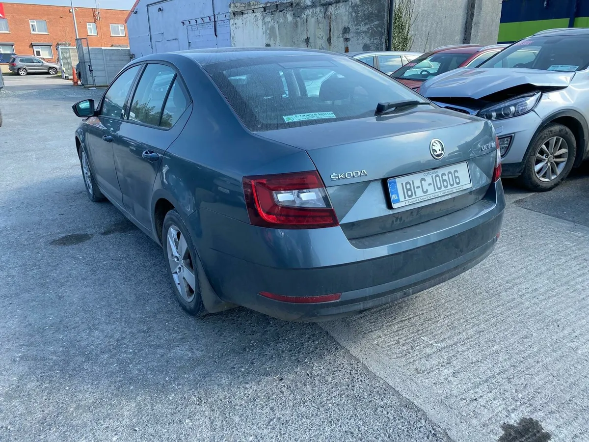 Skoda octavia 1.2 Tfsi Automatic 2018 inc parts - Image 3