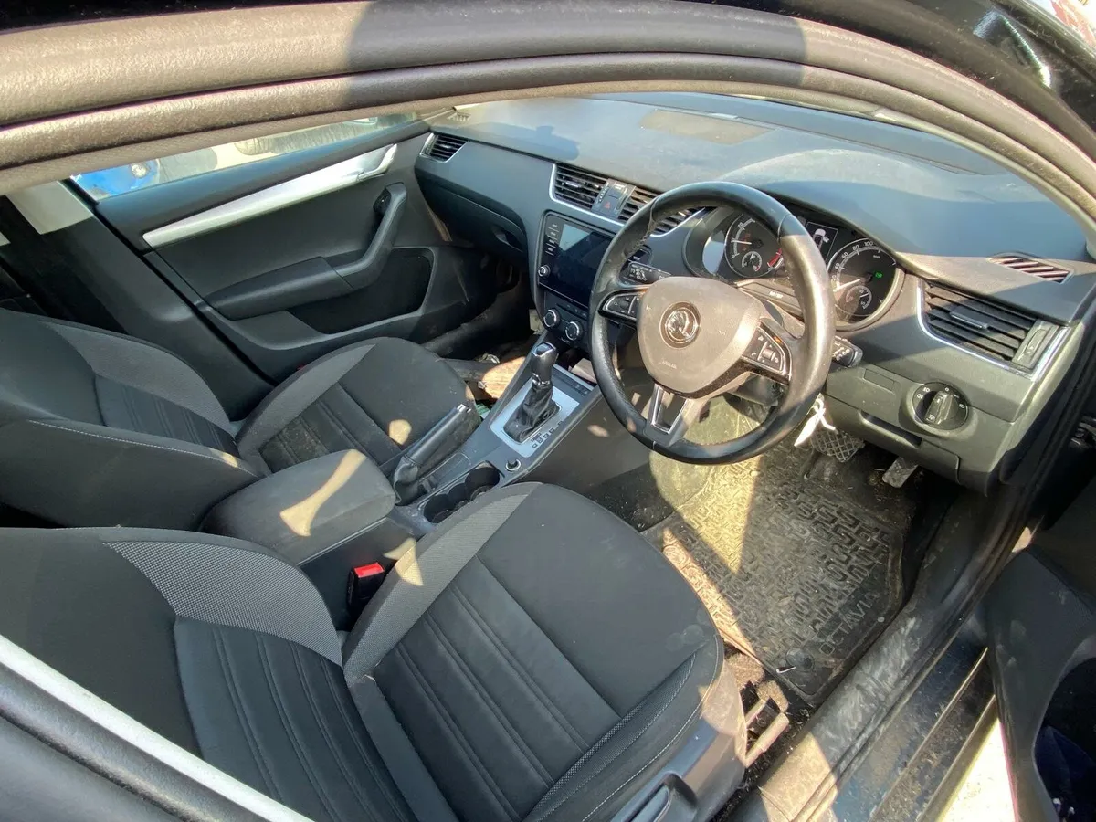 Skoda octavia 1.2 Tfsi Automatic 2018 inc parts - Image 4