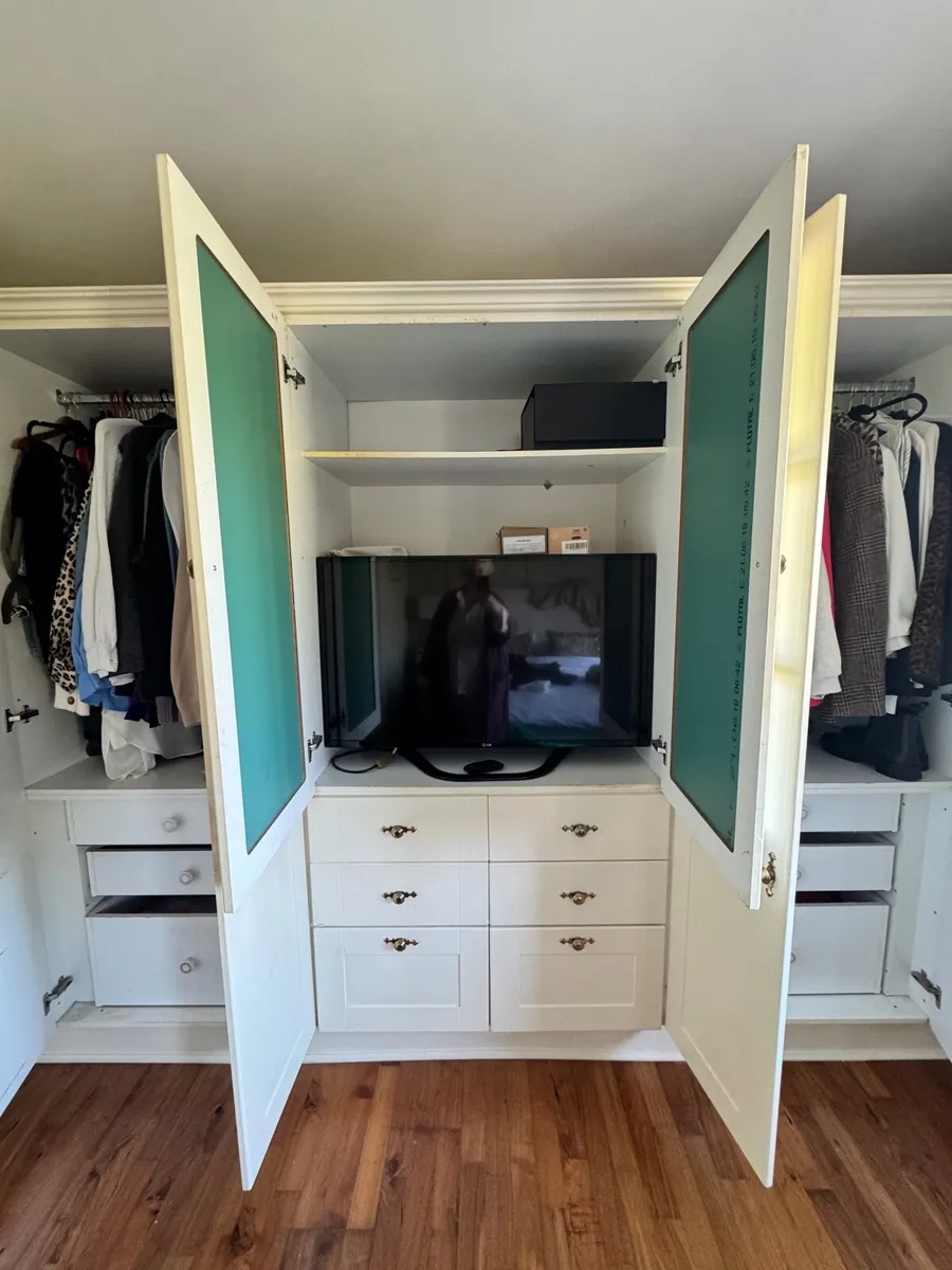 Fitted wardrobe - Image 2