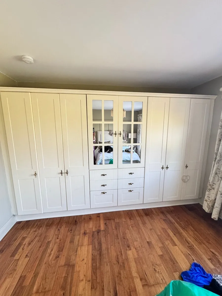 Fitted wardrobe - Image 4