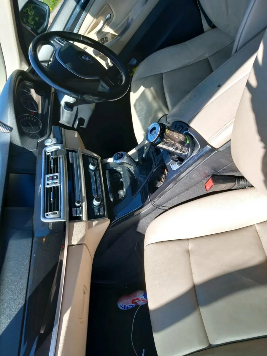 BMW 520d 2010 - Image 4
