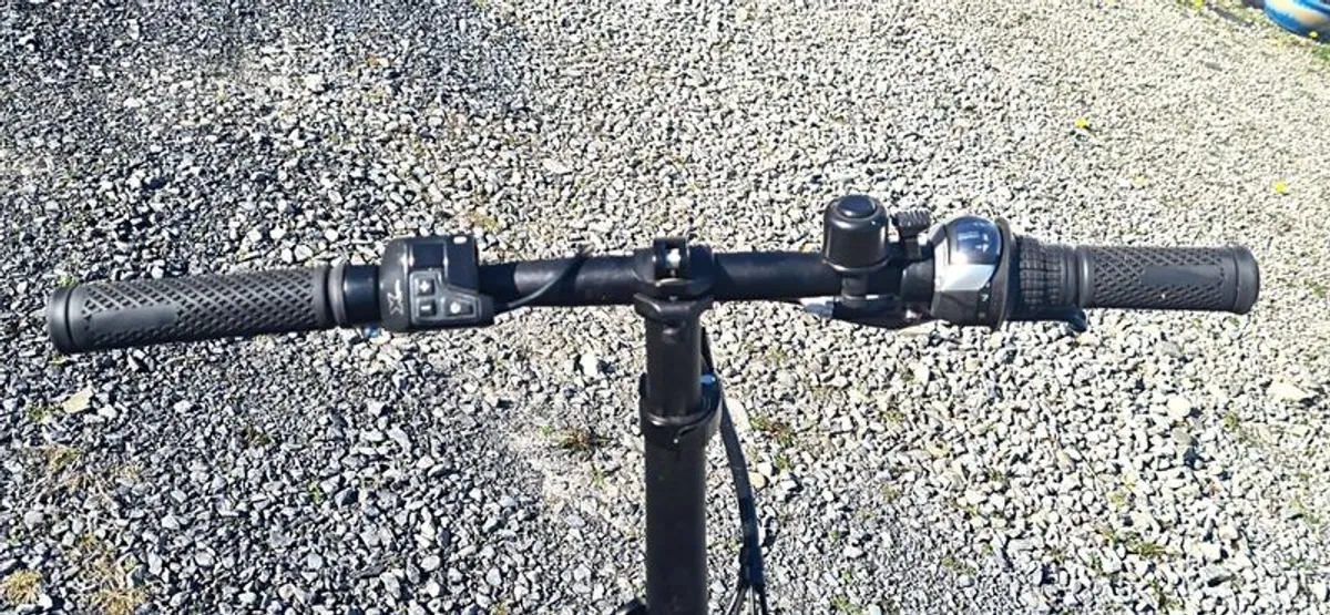 Raleigh Stow-E-Way Electric Fold-up City Bike for Sale - Image 3