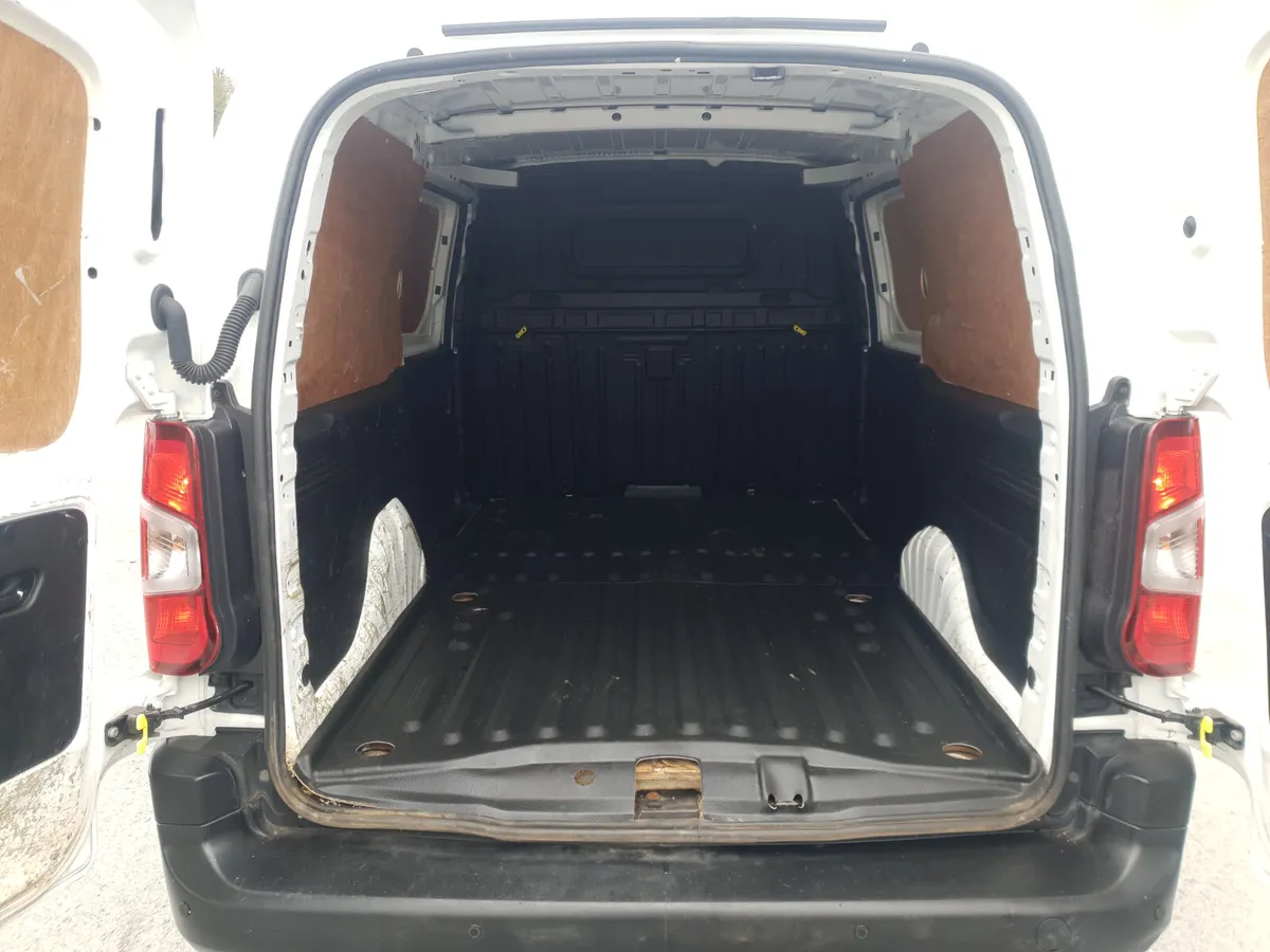 Peugeot Partner 2021 Lwb 100 bhp 1000kg - Image 3