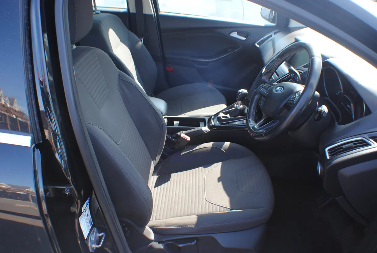 Ford Focus 2014 1.6 TITANIUM 5DR - Image 3