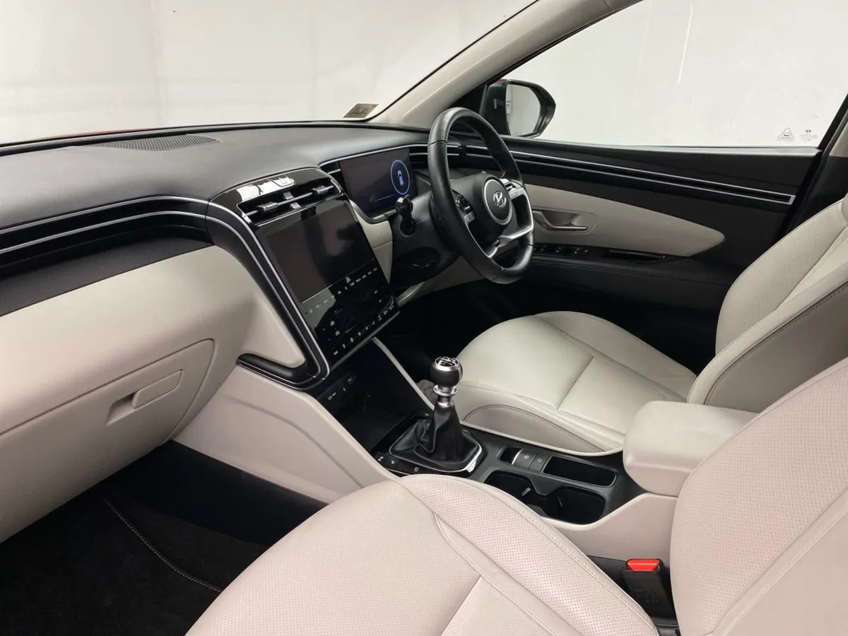 Hyundai Tucson 2WD Executive Plus - Image 3