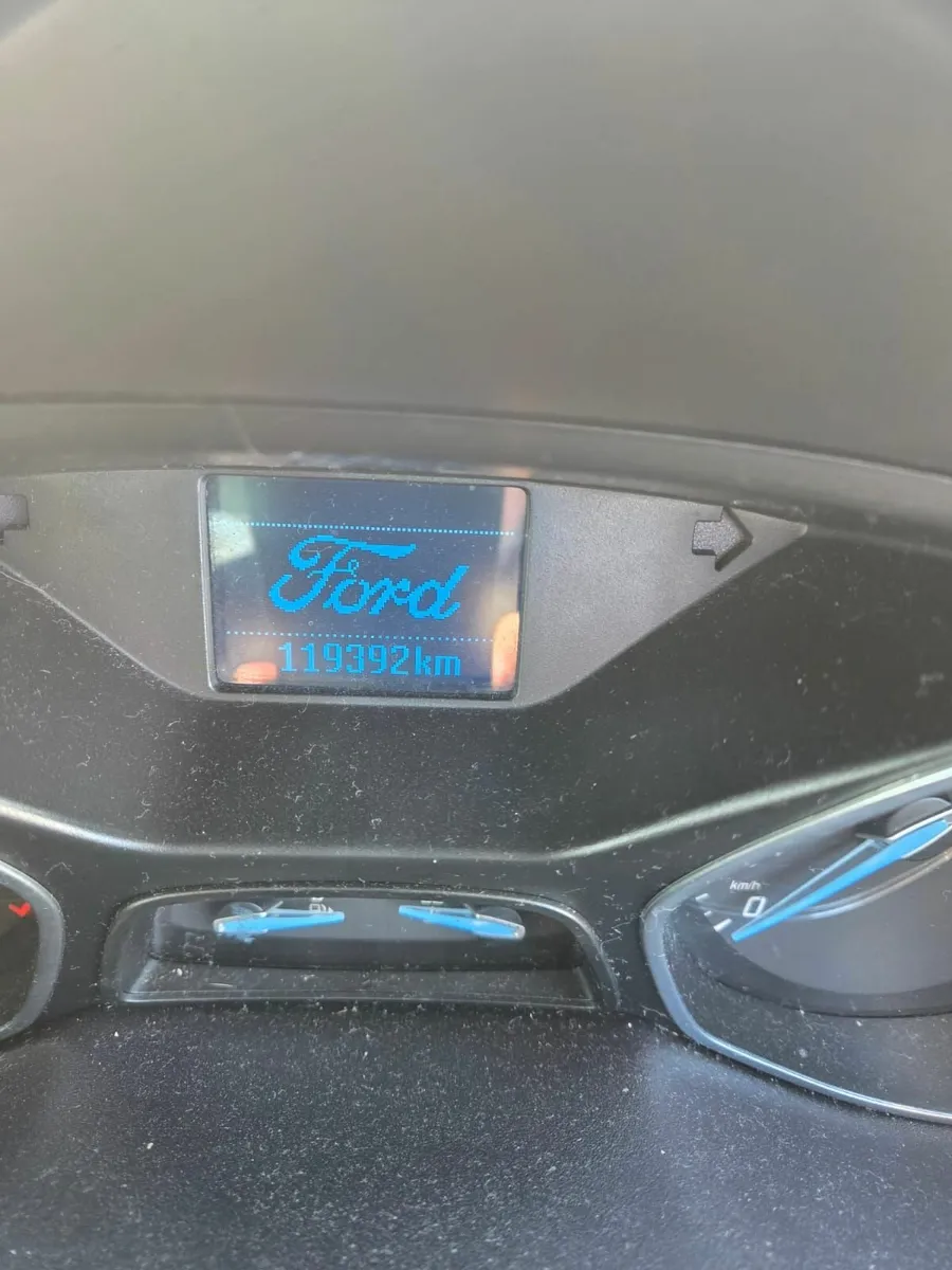 Ford Focus Titanium S 1.6 TDCi  💥ONLY 119000KMS💥 - Image 2
