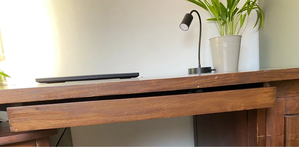 Desk - Image 4