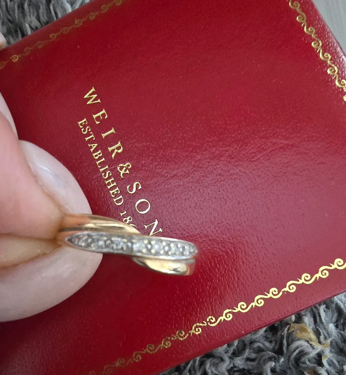 Gold ring - Image 1
