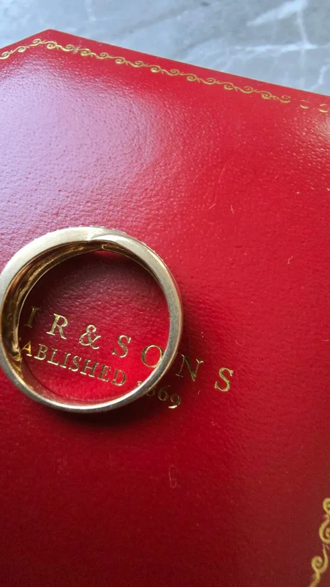 Gold ring - Image 2
