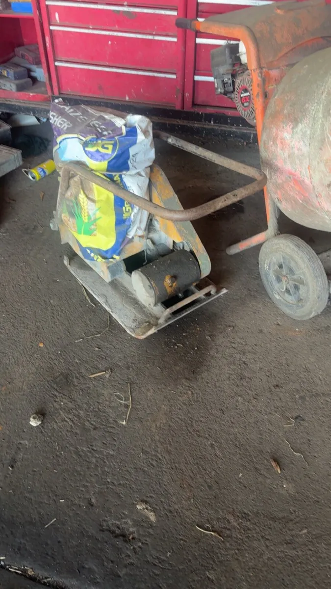 Whacker plate
