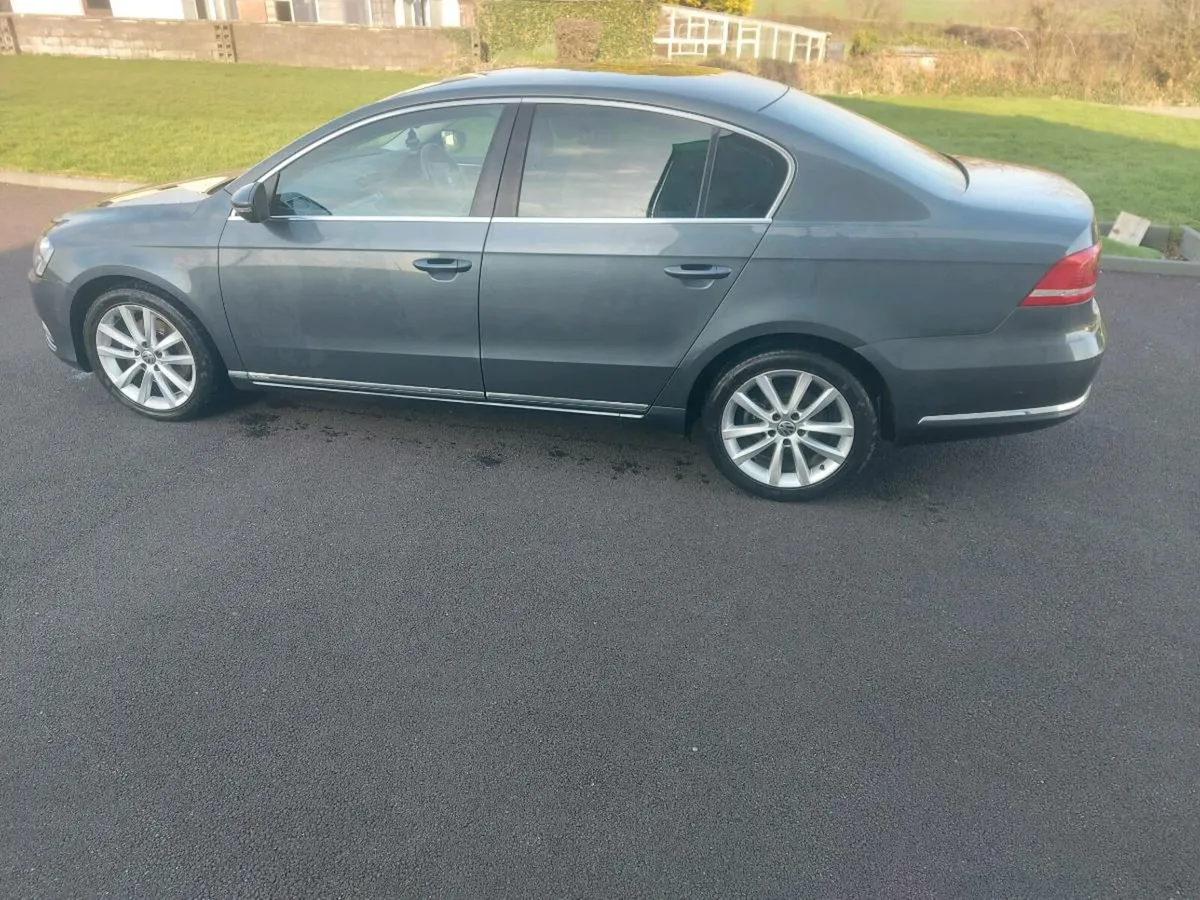 Car - Image 3