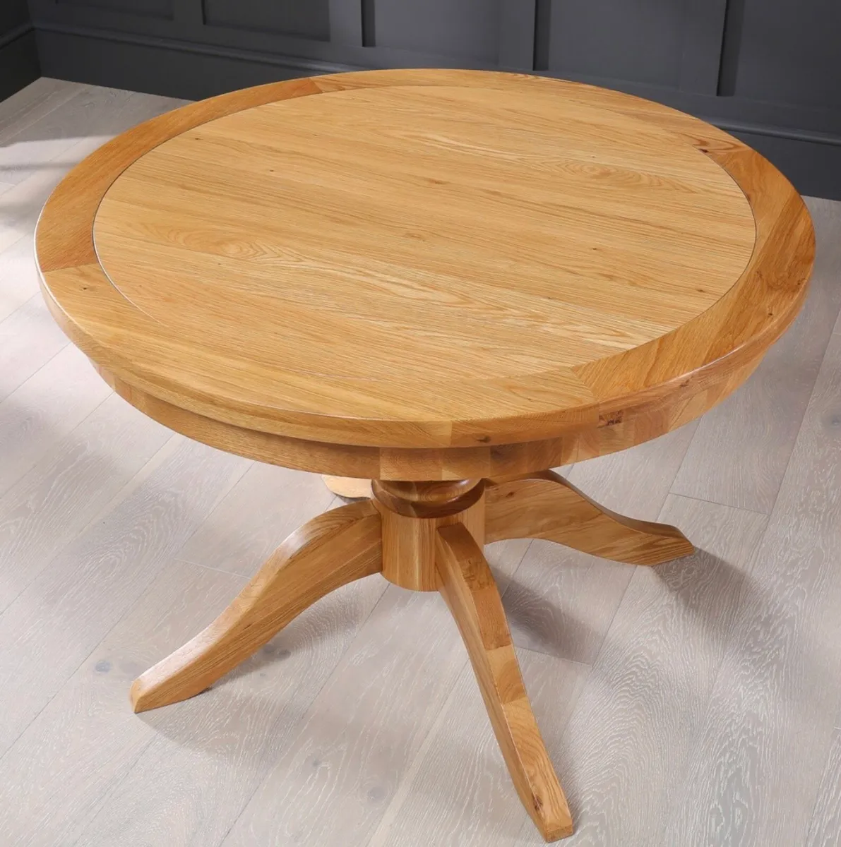 Table & 4 chairs - Image 1