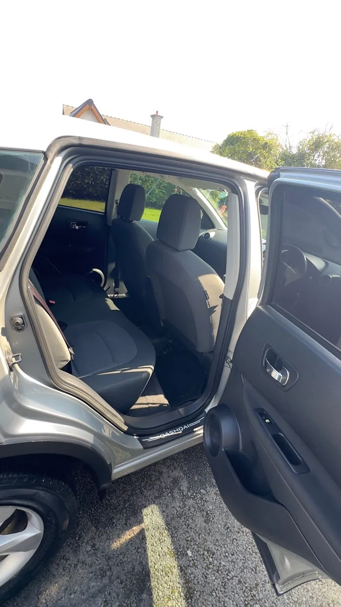Car - Image 2