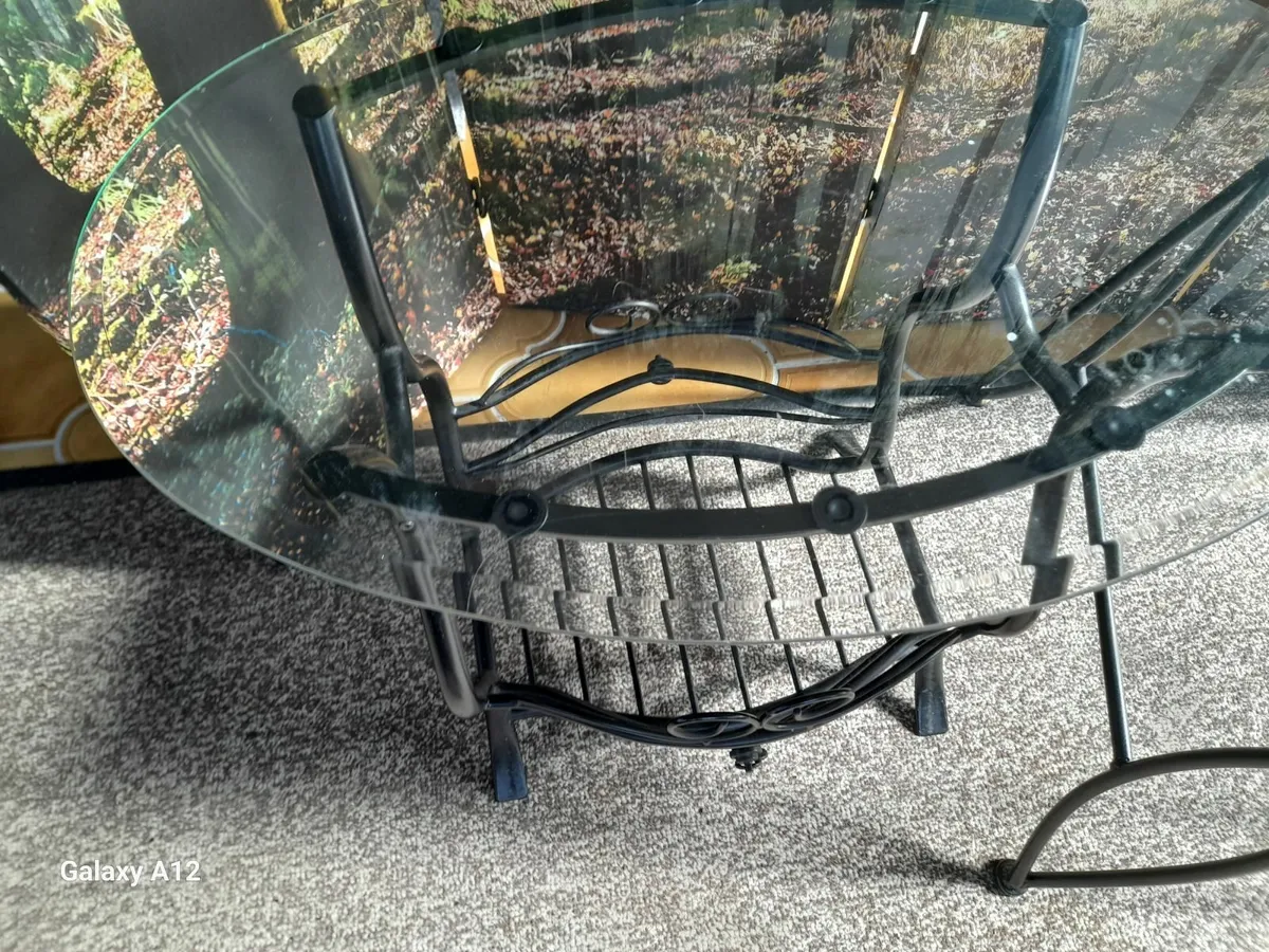 Beautiful metal chair and matching table - Image 4