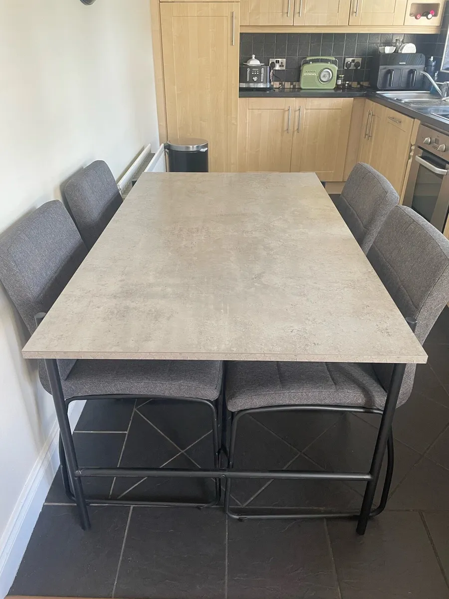 Table & 4 chairs - Image 2