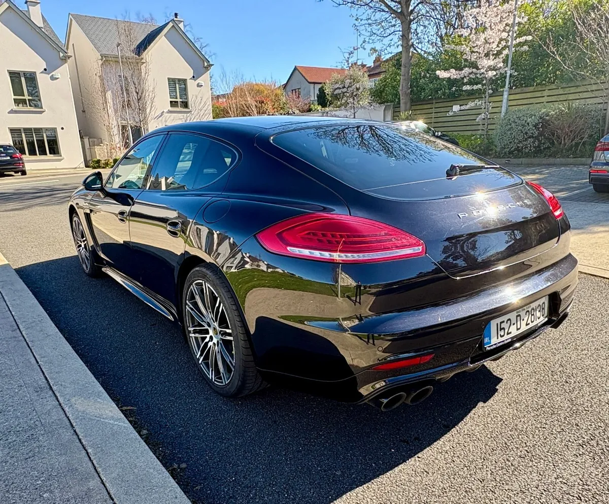 Porsche Panamera PLUG-IN HYBRID 3.0L - Low miles - Image 4
