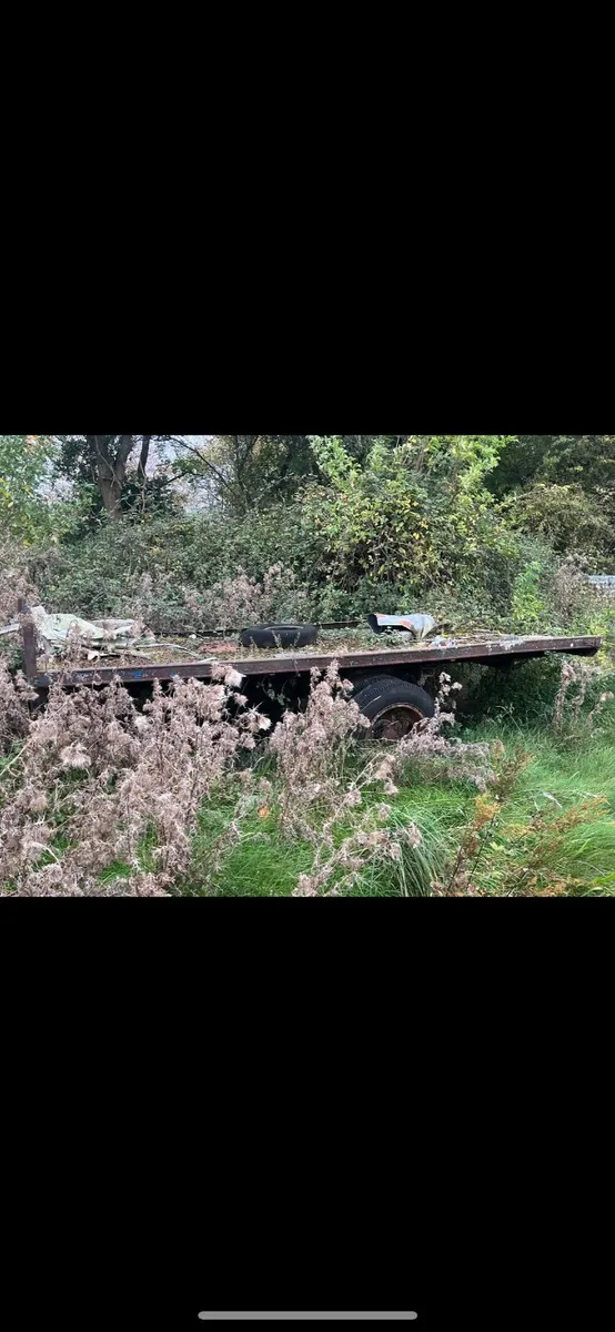 Trailer - Image 1