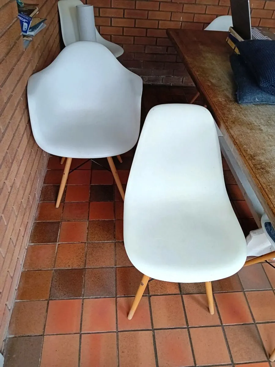 7 Chairs