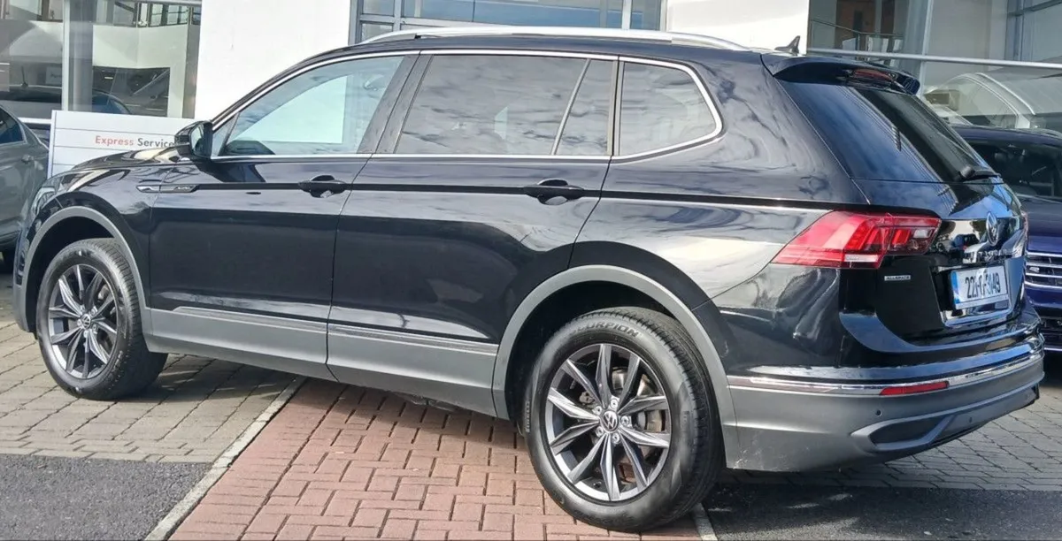 Volkswagen Tiguan Allspace Life 2.0 TDI 150HP  au - Image 4