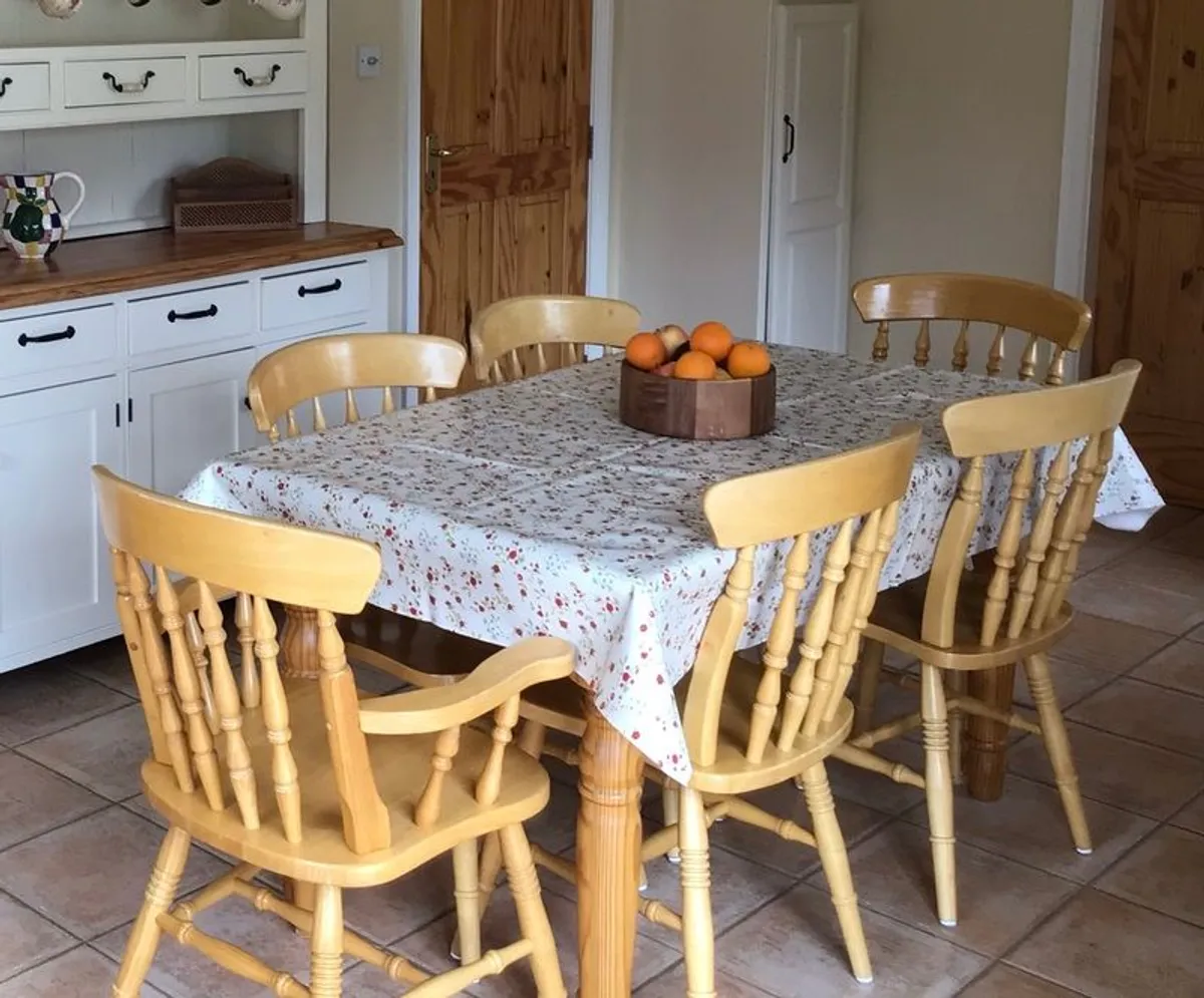 Table & Chairs - Image 1
